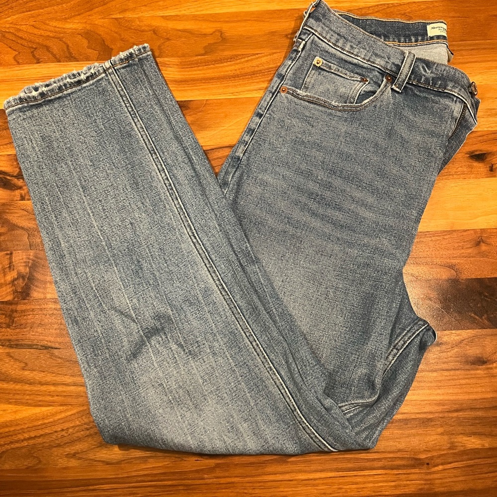 Abercrombie & Fitch High Rise Women's Jeans - Light Blue Wash